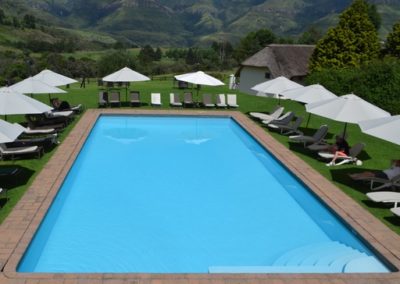 swim swimming pool mountains drakensberg relax peaceful tranquil champagne castle hotel 01