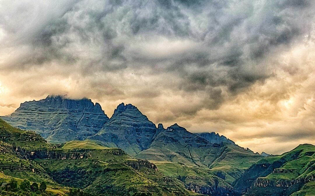 Mountains v Buildings A Height Comparison in the Drakensberg